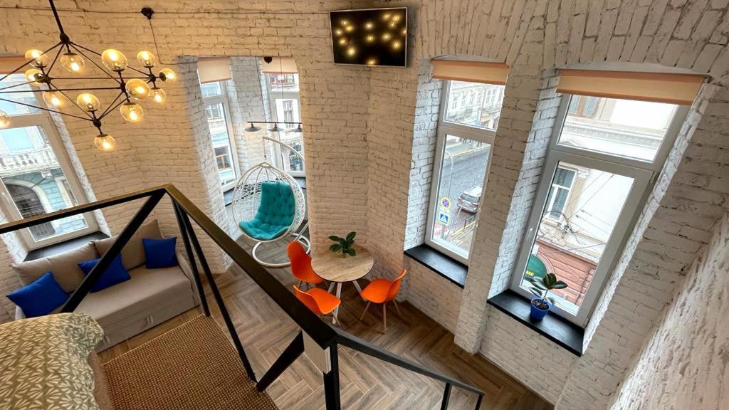Apartment квартира-студія в центрі міста біля ратуші *