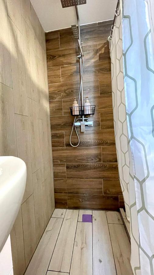 Apartment квартира-студія в центрі міста біля ратуші *